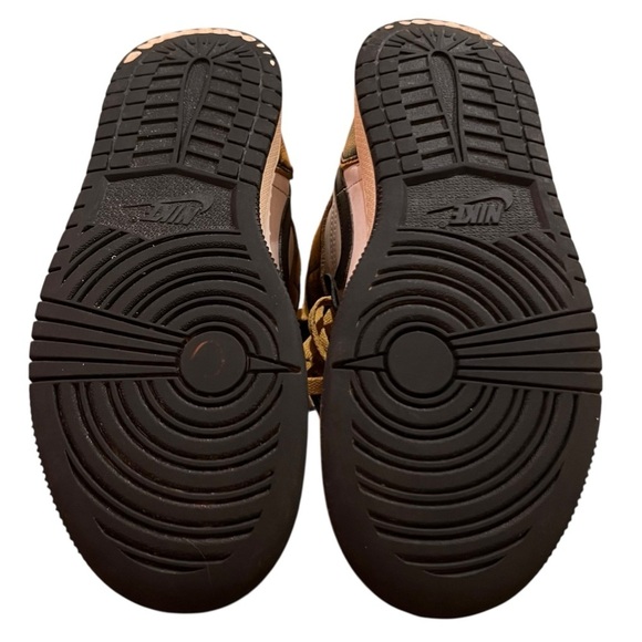 Air Jordan 1 Mid SE Lakers Yellow Black White High Top Sneakers - Picture 10 of 10